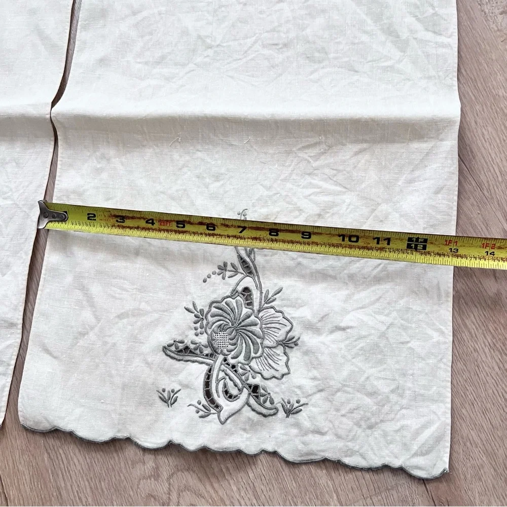 2‎ PCs Vintage Elegant Off White Tea Towel Embroidered Gray Flower 19” X 13”